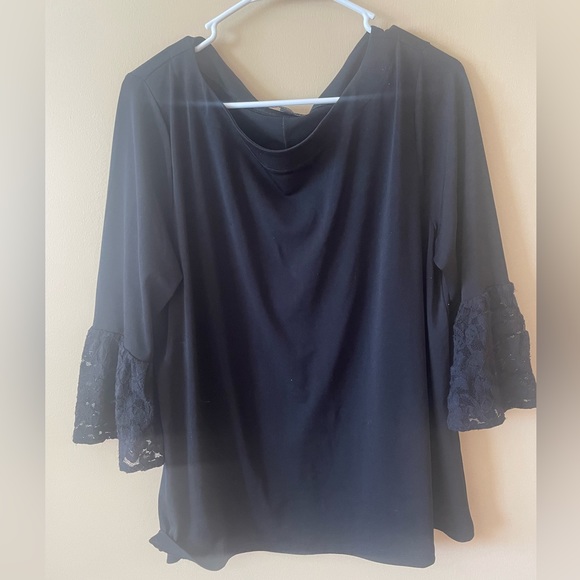 Banana Republic Black Lace Blouse Size L - Picture 3 of 4